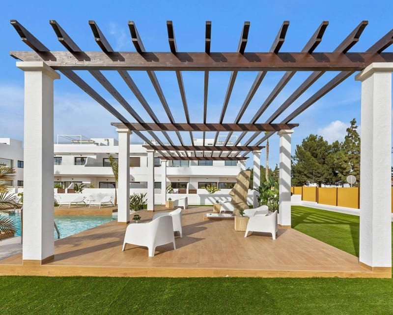 3 bedroom Villa for sale in Los Alcazares with pool garage - € 539,900 (Ref: 10021318)