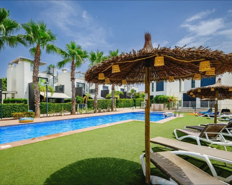 2 Zimmer Apartment zu verkaufen in Punta Prima mit Pool Garage - 280.000 € (Ref: 10023084)