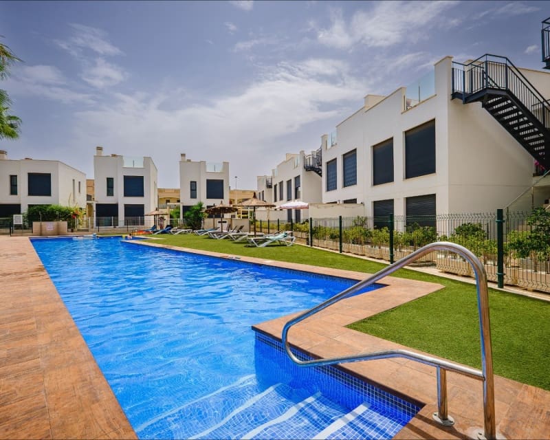 2 Zimmer Apartment zu verkaufen in Punta Prima mit Pool Garage - 280.000 € (Ref: 10023084)