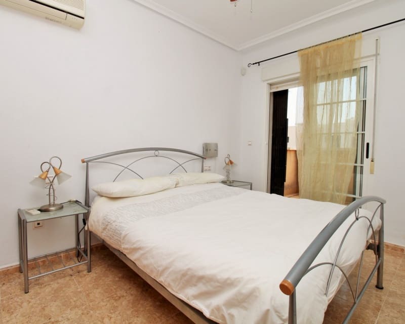 3 Zimmer Haus zu verkaufen in Villamartin mit Pool Garage - 199.950 € (Ref: 10023085)