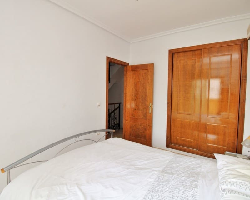 3 Zimmer Haus zu verkaufen in Villamartin mit Pool Garage - 199.950 € (Ref: 10023085)