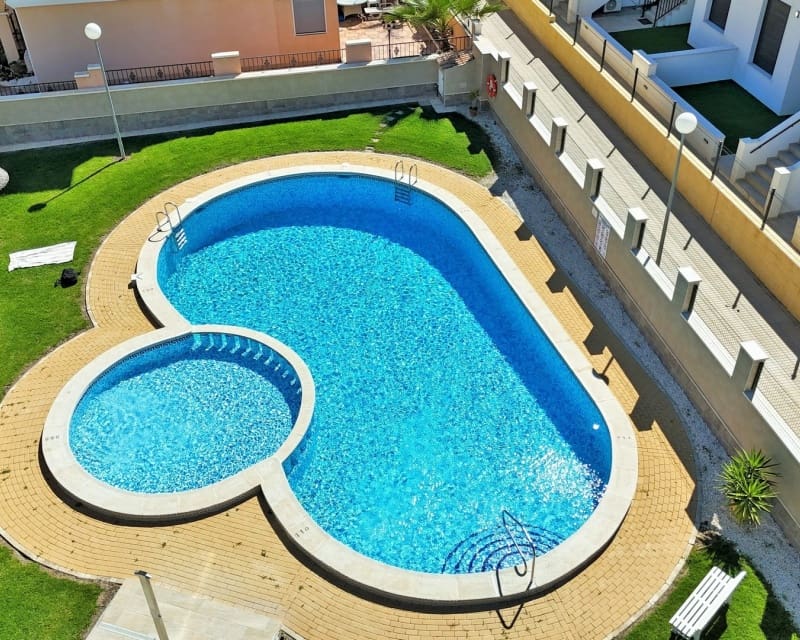 3 Zimmer Haus zu verkaufen in Villamartin mit Pool Garage - 199.950 € (Ref: 10023085)