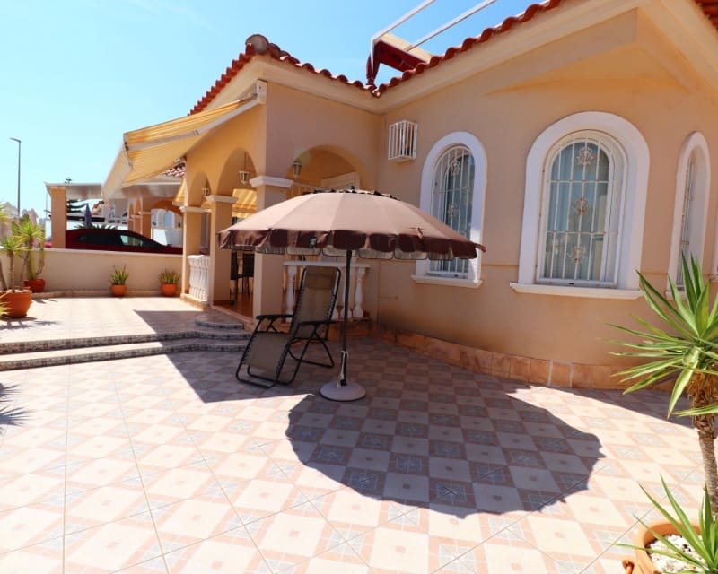 3 bedroom Villa for sale in Lo Crispin with pool garage - € 220,000 (Ref: 10023087)