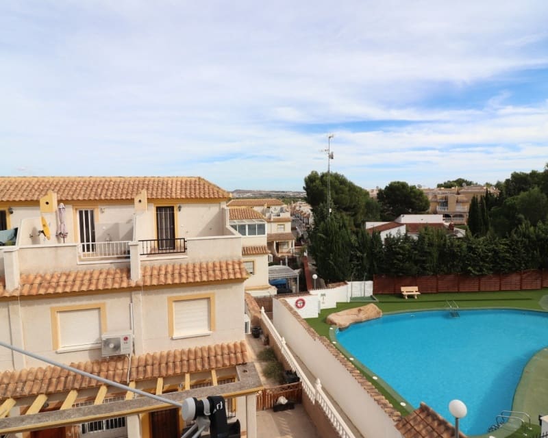 2 bedroom Townhouse for sale in Algorfa with pool garage - € 159,950 (Ref: 10023088)