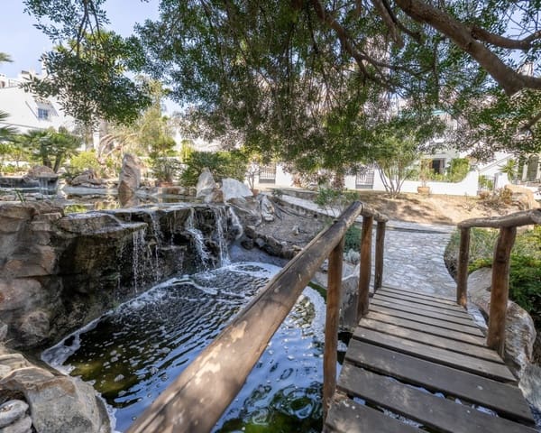 4 soverom Hus til salgs i Villamartin, Orihuela med svømmebasseng - € 325 000 (Ref: 10023089)