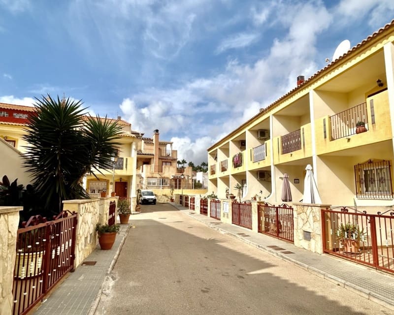 3 soverom Leilighet til salgs i La Zenia med svømmebasseng - € 195 000 (Ref: 10023090)