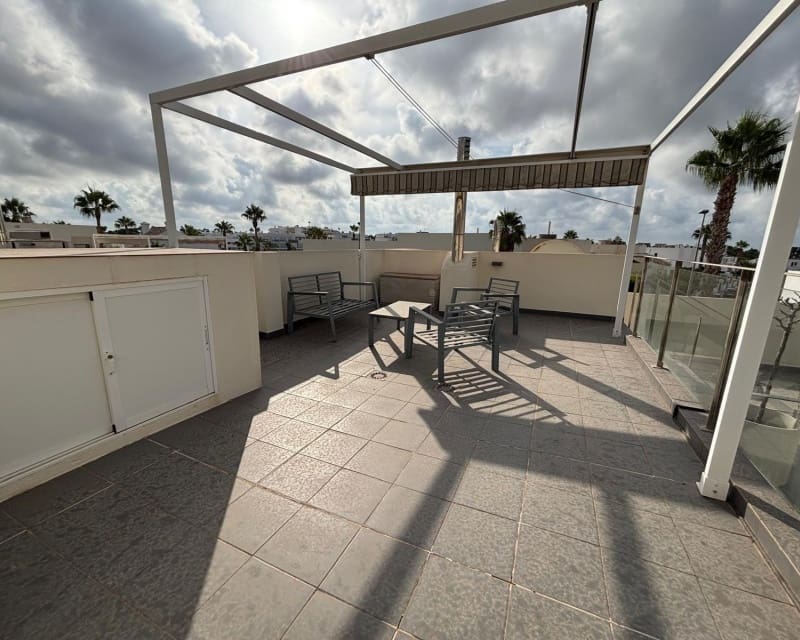2 soveværelse Bungalow til salg i Villamartin med swimmingpool - € 259.000 (Ref: 10023092)
