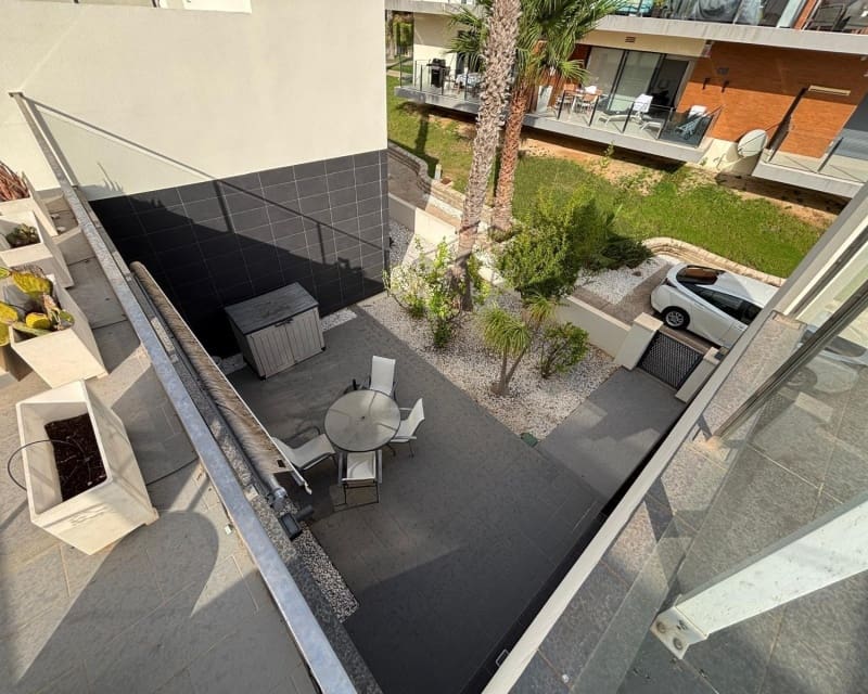 2 soveværelse Bungalow til salg i Villamartin med swimmingpool - € 259.000 (Ref: 10023092)