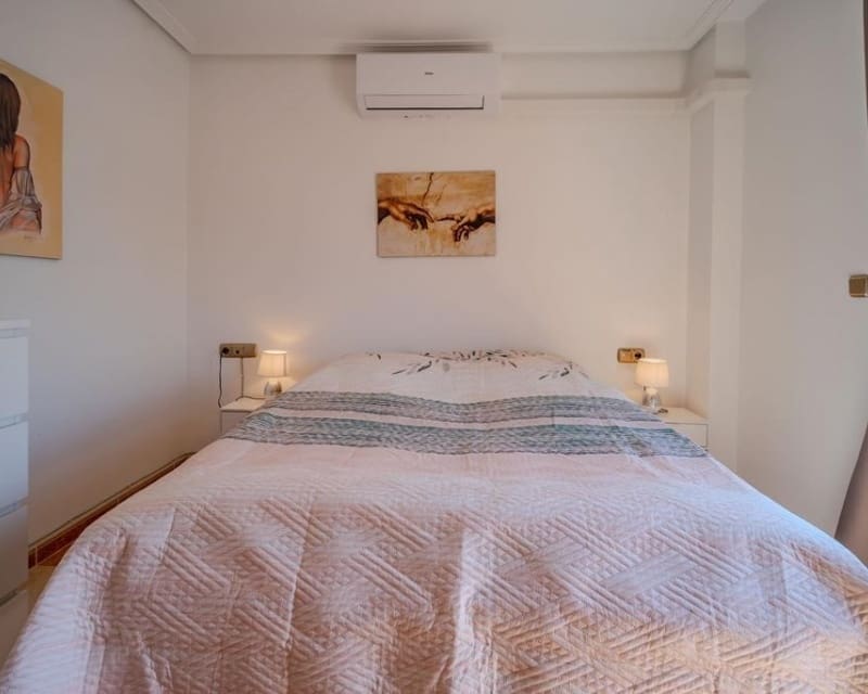 3 quarto Moradia para venda em Cabo Roig com piscina - 315 000 € (Ref: 10023093)