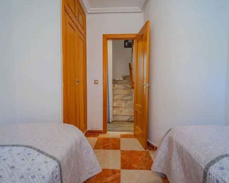 3 quarto Moradia para venda em Cabo Roig com piscina - 315 000 € (Ref: 10023093)