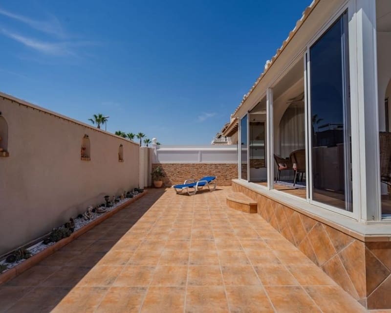 3 quarto Moradia para venda em Cabo Roig com piscina - 315 000 € (Ref: 10023093)