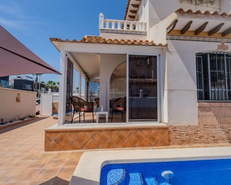 3 quarto Moradia para venda em Cabo Roig com piscina - 315 000 € (Ref: 10023093)