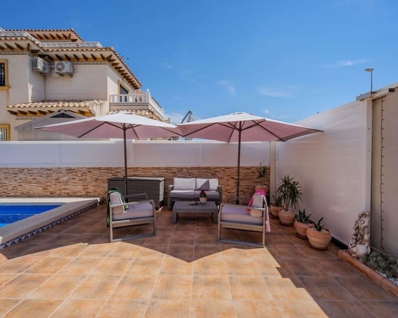 3 quarto Moradia para venda em Cabo Roig com piscina - 315 000 € (Ref: 10023093)