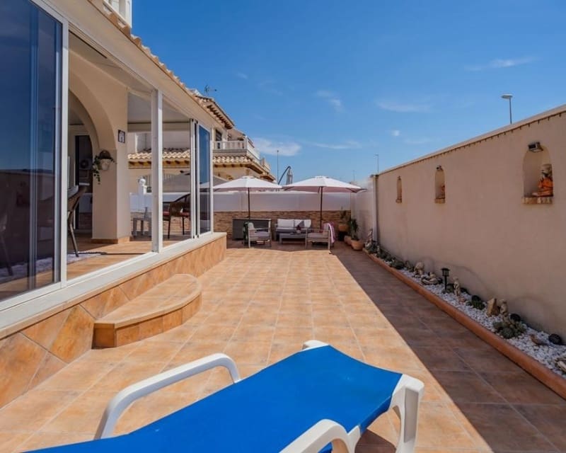 3 quarto Moradia para venda em Cabo Roig com piscina - 315 000 € (Ref: 10023093)