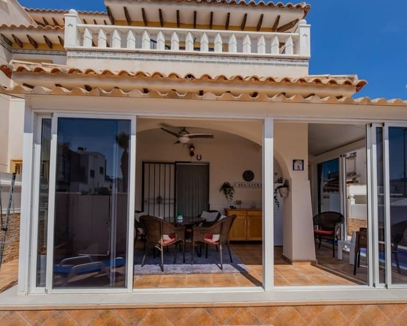 3 quarto Moradia para venda em Cabo Roig com piscina - 315 000 € (Ref: 10023093)