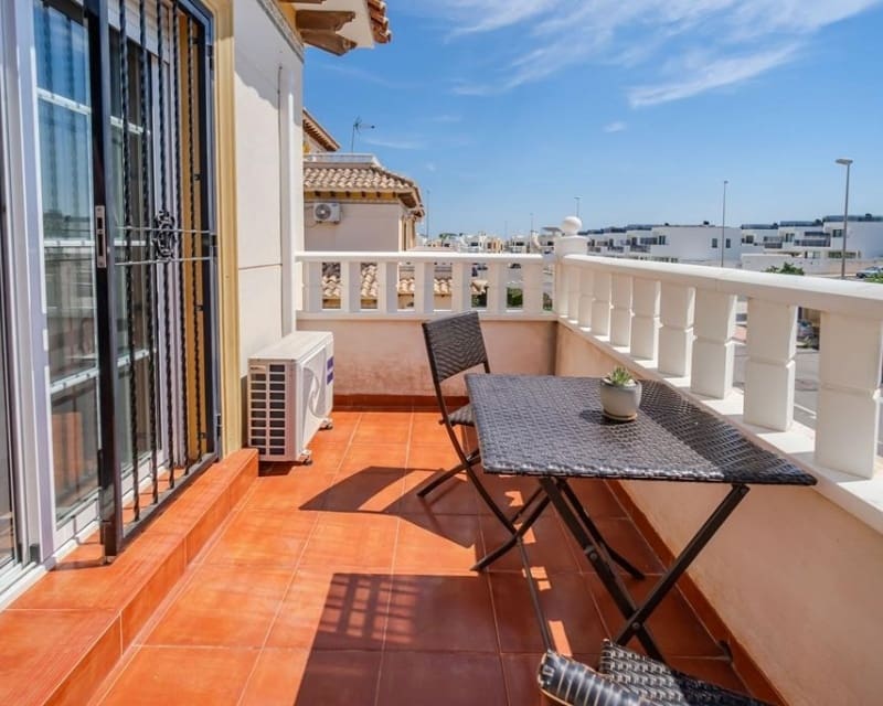 3 quarto Moradia para venda em Cabo Roig com piscina - 315 000 € (Ref: 10023093)