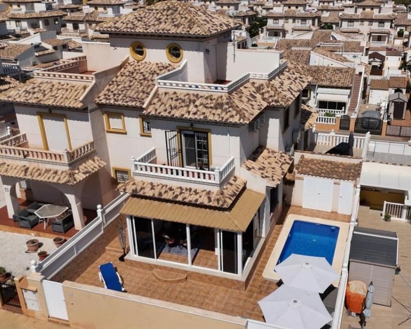 3 quarto Moradia para venda em Cabo Roig com piscina - 315 000 € (Ref: 10023093)