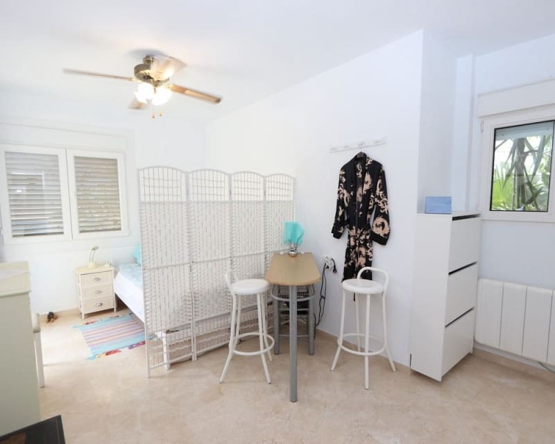 3 soverom Villa til salgs i Villamartin med svømmebasseng garasje - € 349 990 (Ref: 10023094)