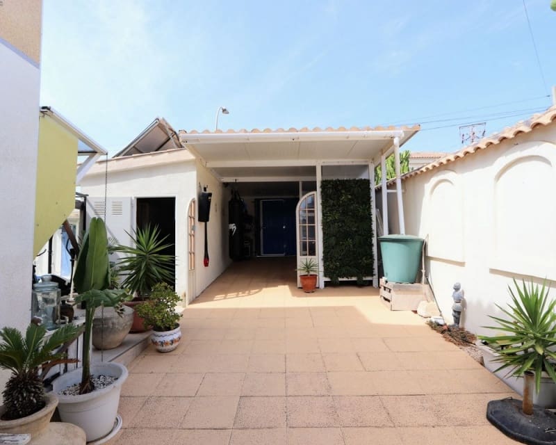 3 soverom Villa til salgs i Villamartin med svømmebasseng garasje - € 349 990 (Ref: 10023094)