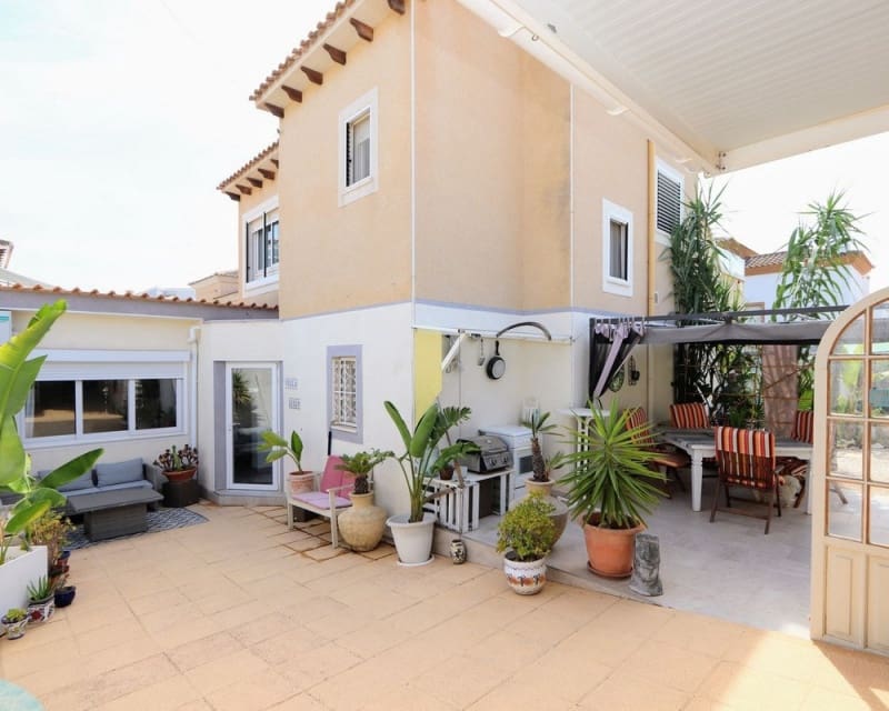 3 soverom Villa til salgs i Villamartin med svømmebasseng garasje - € 349 990 (Ref: 10023094)