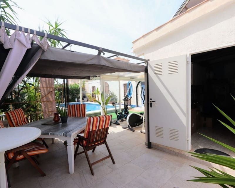 3 soverom Villa til salgs i Villamartin med svømmebasseng garasje - € 349 990 (Ref: 10023094)