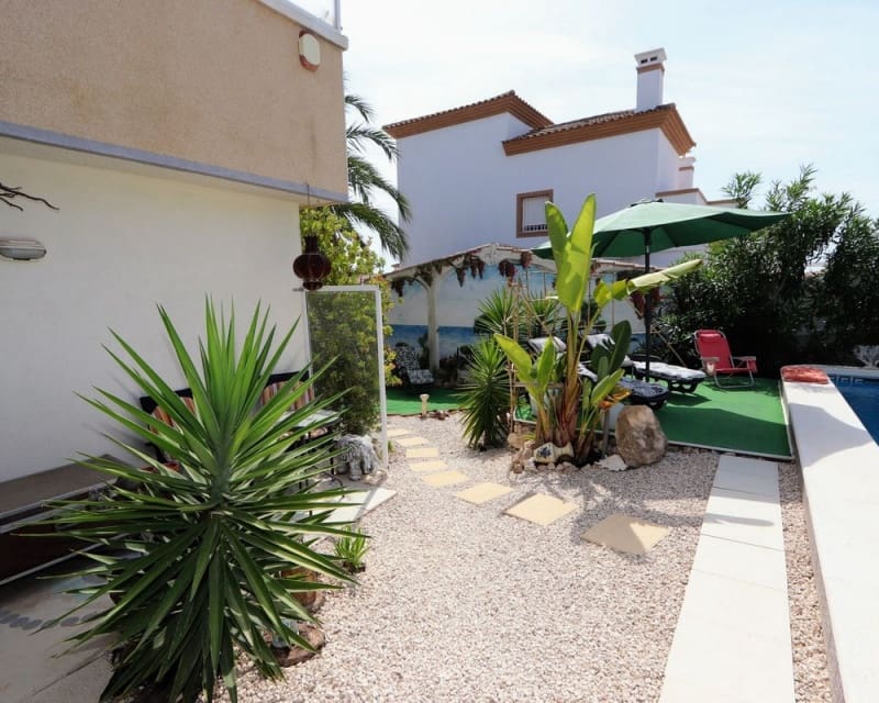 3 soverom Villa til salgs i Villamartin med svømmebasseng garasje - € 349 990 (Ref: 10023094)
