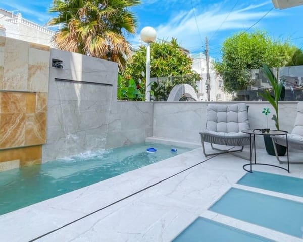 3 soverom Villa til salgs i Avenida Habaneras - Curva de Palangre, Torrevieja med svømmebasseng - € 539 000 (Ref: 10023095)