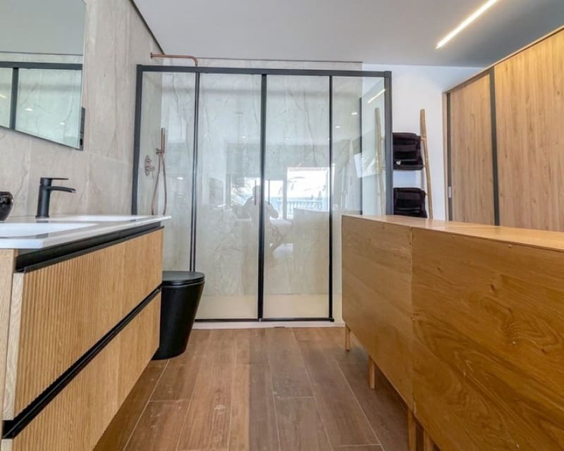 3 soveværelse Villa til salg i Torrevieja med swimmingpool - € 539.000 (Ref: 10023095)