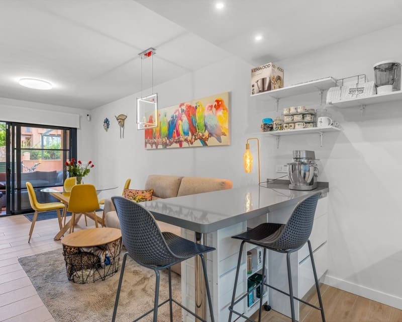 2 soverom Leilighet til salgs i Villamartin med svømmebasseng garasje - € 254 900 (Ref: 10023096)