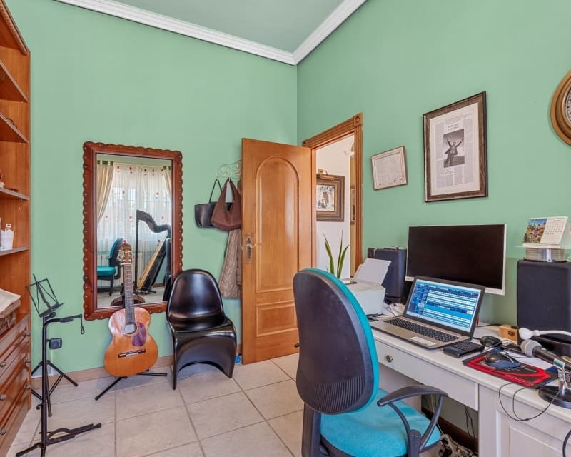 6 bedroom Villa for sale in La Mata with pool - € 950,000 (Ref: 10044059)