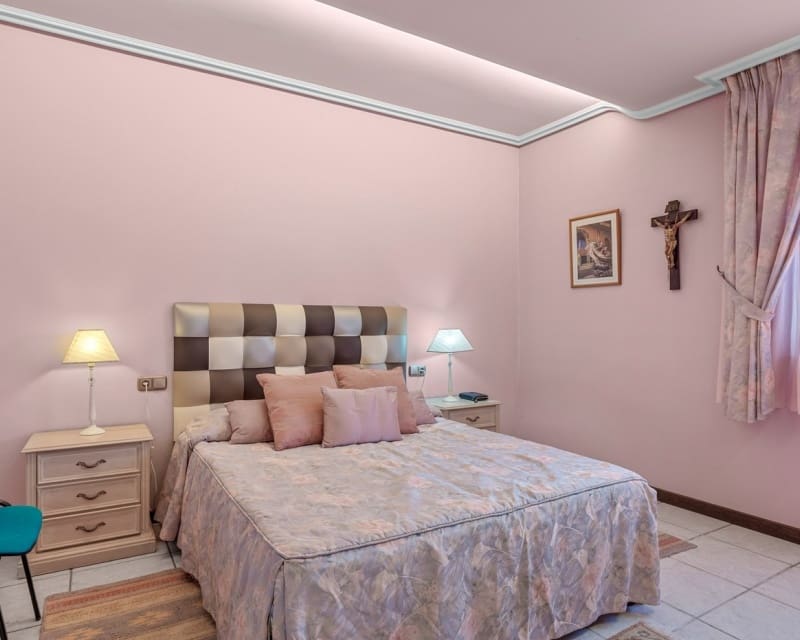 6 bedroom Villa for sale in La Mata with pool - € 950,000 (Ref: 10044059)