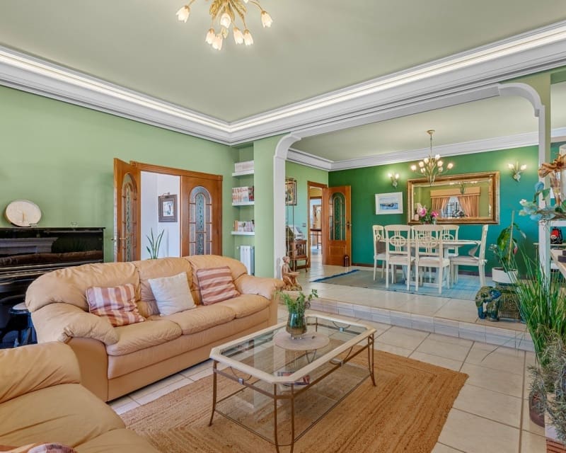 6 bedroom Villa for sale in La Mata with pool - € 950,000 (Ref: 10044059)