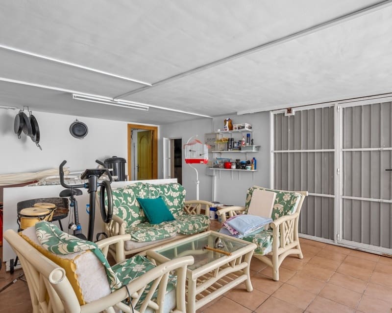 6 bedroom Villa for sale in La Mata with pool - € 950,000 (Ref: 10044059)