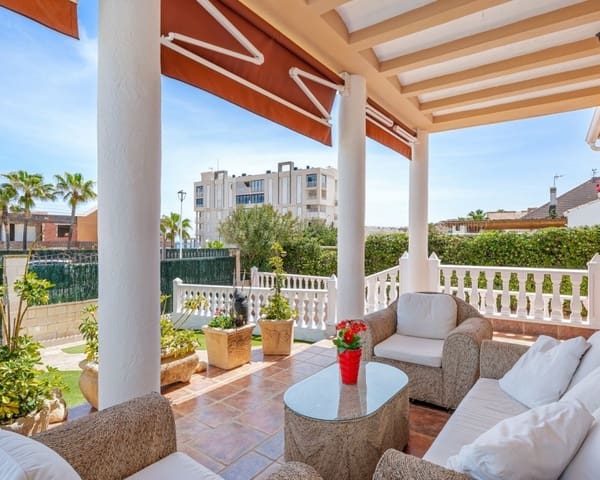 6 makuuhuone Huvila myytävänä paikassa Cañada del Molino, Torrevieja mukana uima-altaan - 950 000 € (Ref: 10044059)