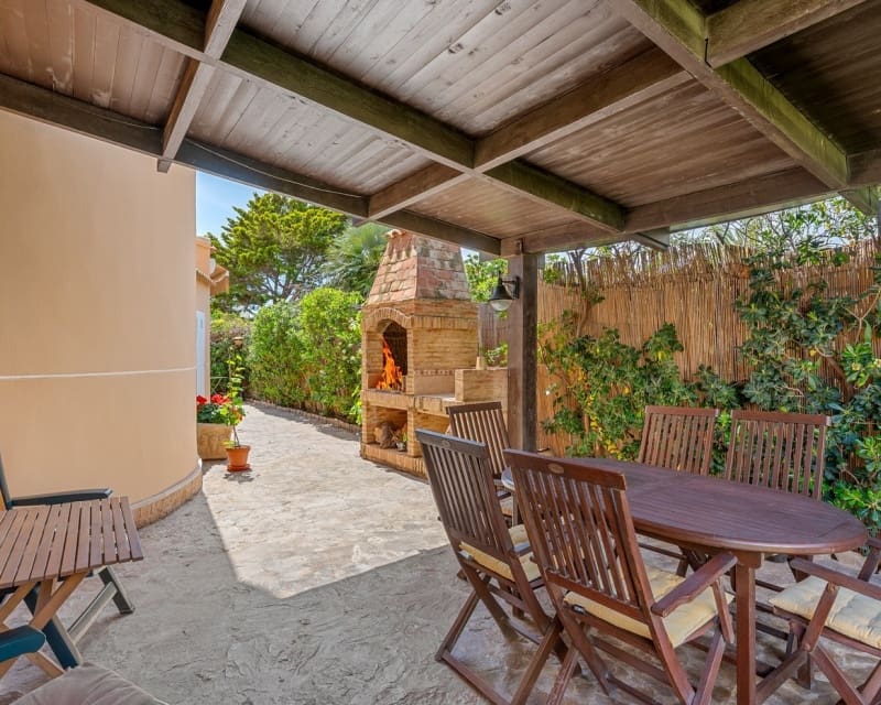 6 bedroom Villa for sale in La Mata with pool - € 950,000 (Ref: 10044059)
