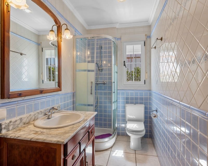 6 bedroom Villa for sale in La Mata with pool - € 950,000 (Ref: 10044059)