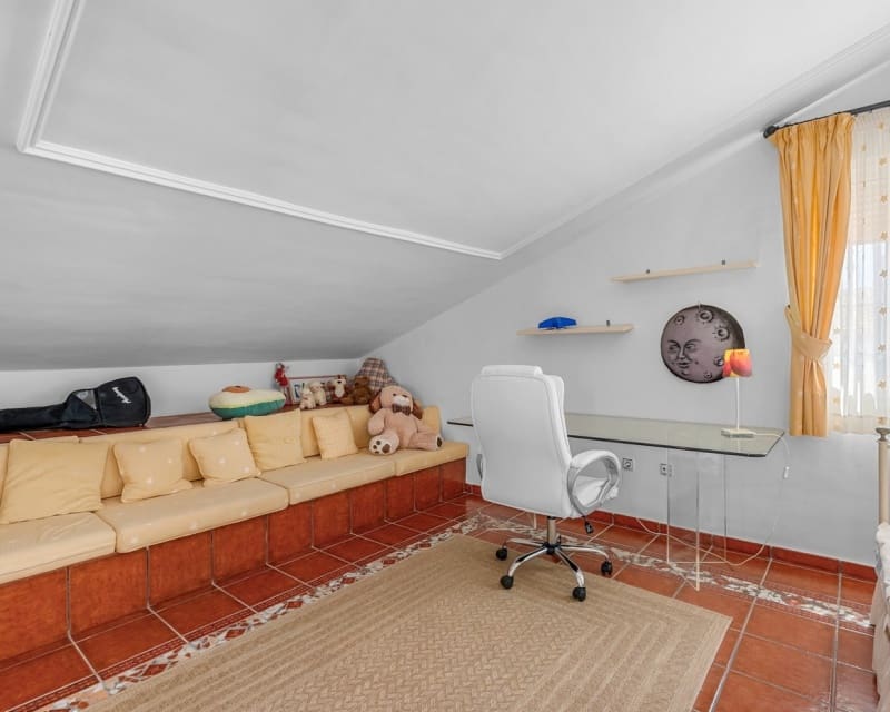 6 bedroom Villa for sale in La Mata with pool - € 950,000 (Ref: 10044059)