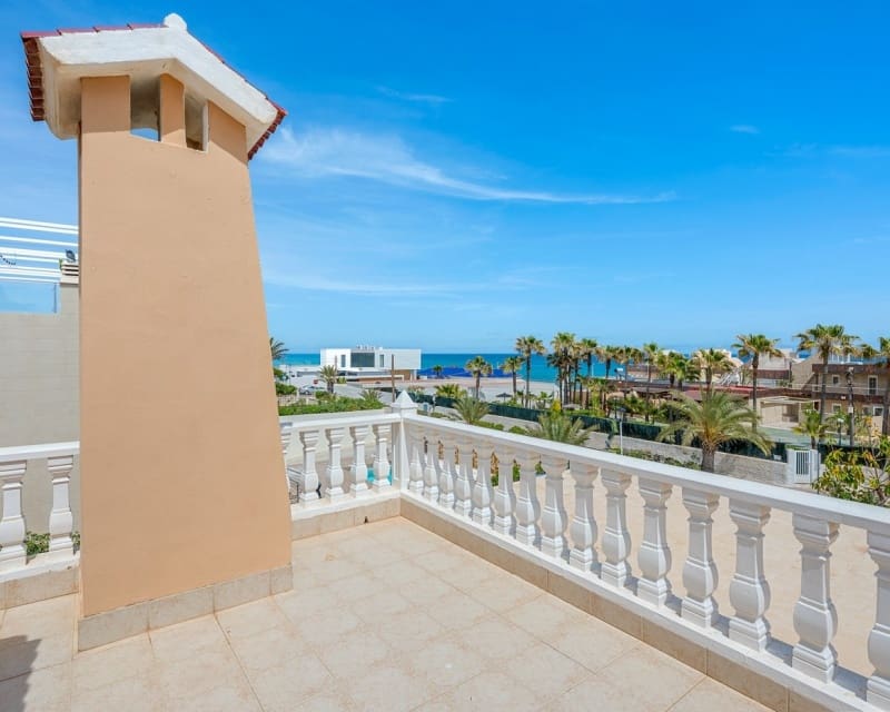 6 bedroom Villa for sale in La Mata with pool - € 950,000 (Ref: 10044059)