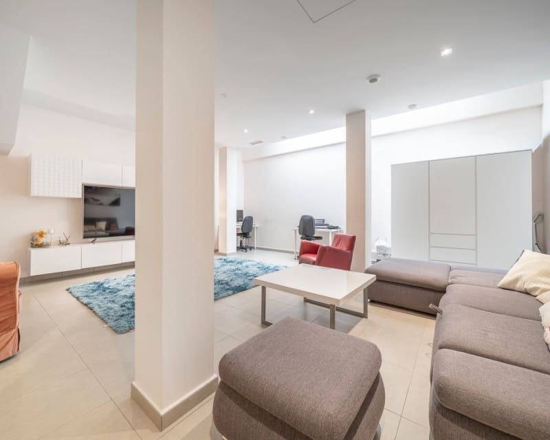 5 soveværelse Villa til salg i Torrevieja med swimmingpool - € 559.000 (Ref: 10044060)