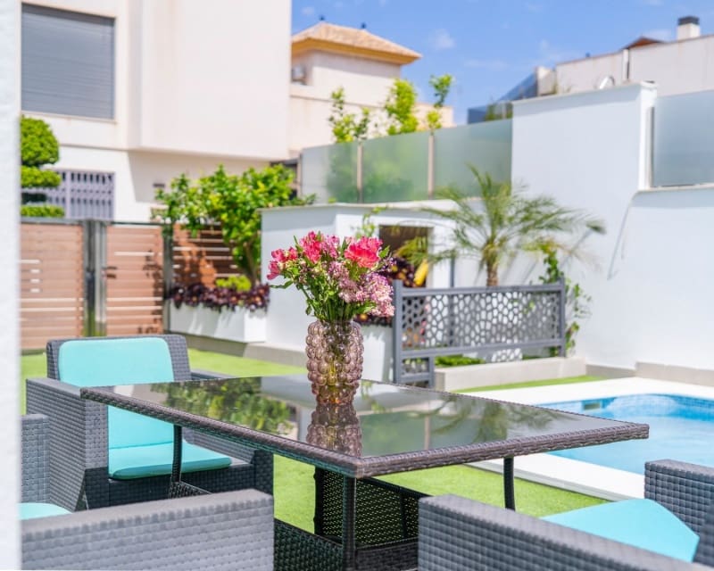 5 soveværelse Villa til salg i Torrevieja med swimmingpool - € 559.000 (Ref: 10044060)
