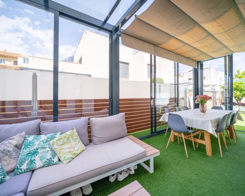 5 soveværelse Villa til salg i Torrevieja med swimmingpool - € 559.000 (Ref: 10044060)