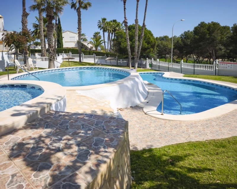 2 slaapkamer Huis te koop in Villamartin met zwembad - € 215.000 (Ref: 10044062)