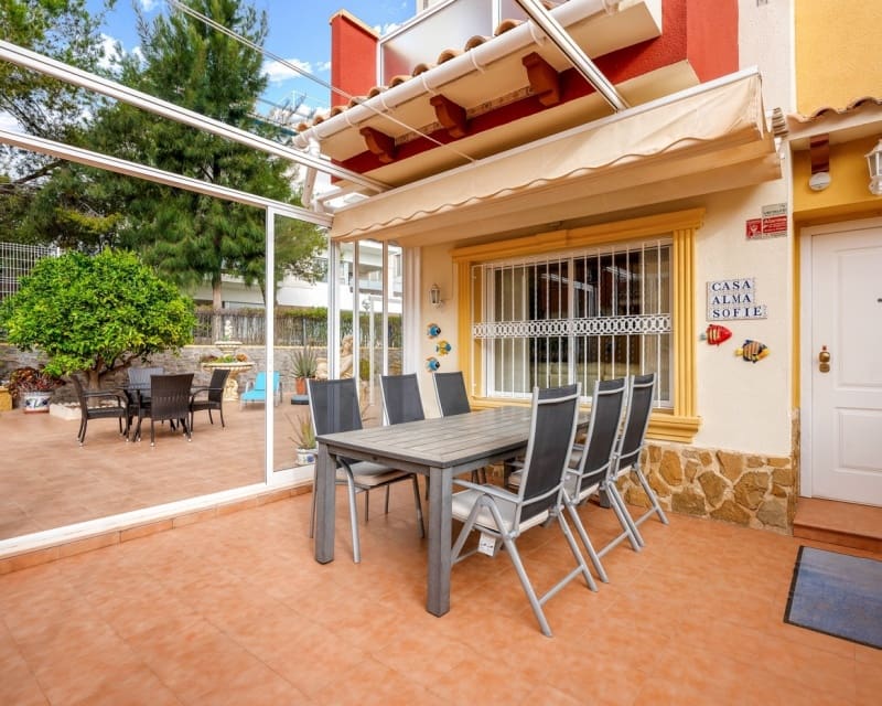 3 bedroom Townhouse for sale in Villamartin with pool - € 345,000 (Ref: 10044065)