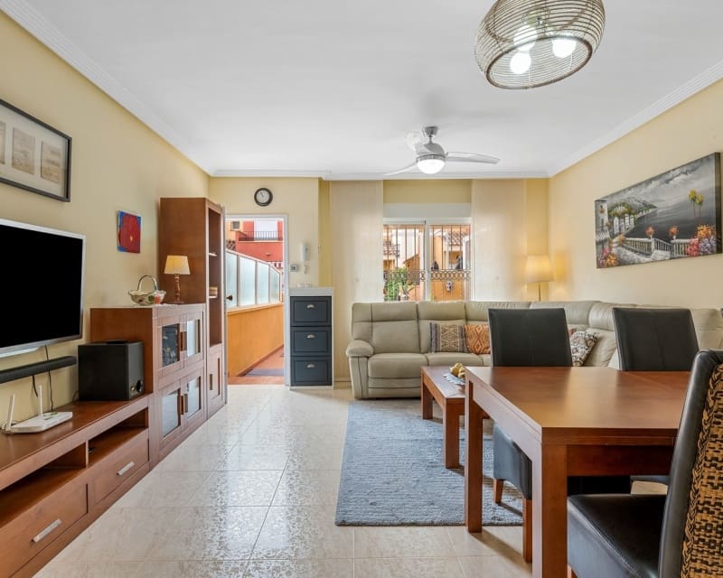 3 bedroom Townhouse for sale in Villamartin with pool - € 345,000 (Ref: 10044065)