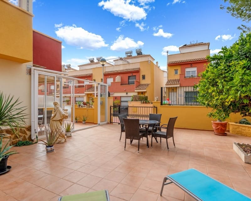 3 bedroom Townhouse for sale in Villamartin with pool - € 345,000 (Ref: 10044065)