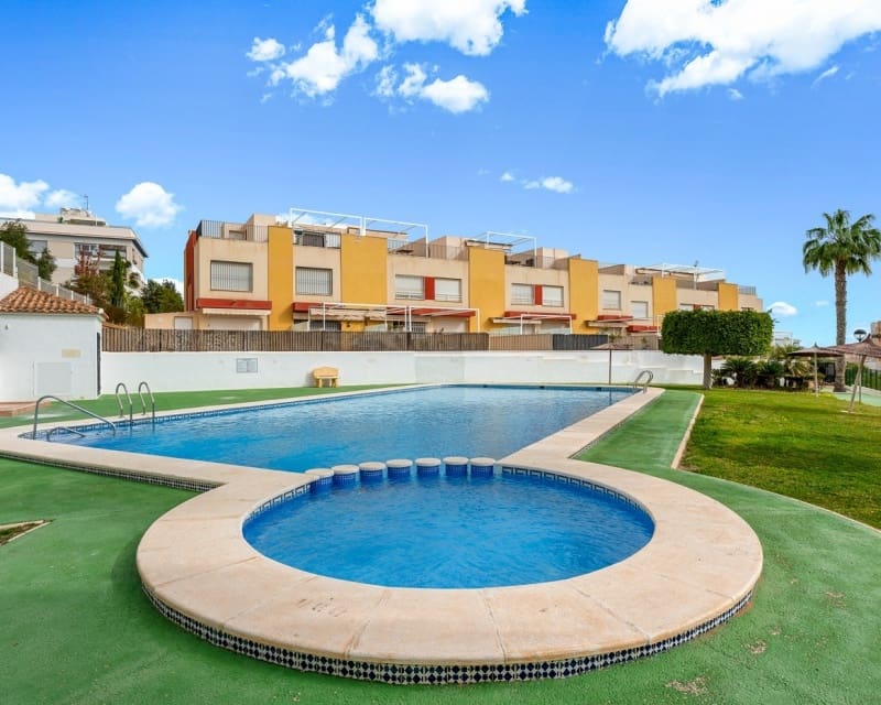 3 bedroom Townhouse for sale in Villamartin with pool - € 345,000 (Ref: 10044065)