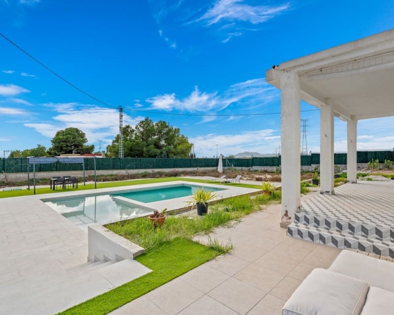 3 Zimmer Finca/Landgut zu verkaufen in Elche / Elx mit Pool - 370.000 € (Ref: 10044066)
