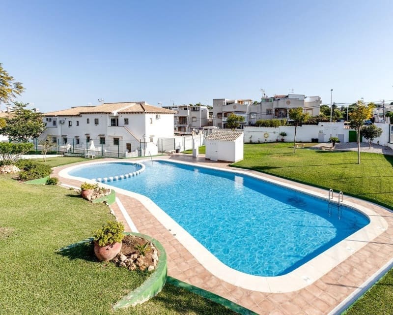 2 slaapkamer Bungalow te koop in Los Balcones met zwembad - € 130.000 (Ref: 10044069)