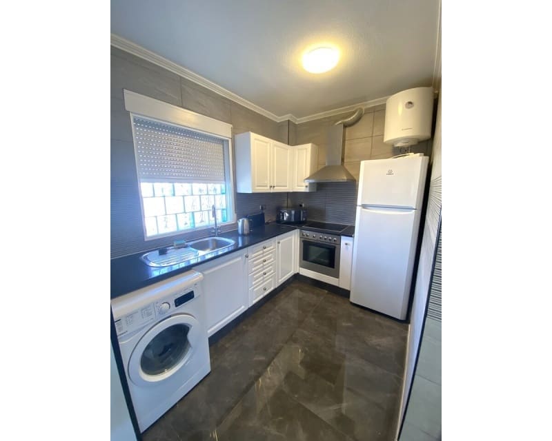 5 quarto Moradia para venda em Playa Flamenca com piscina - 359 995 € (Ref: 10044070)