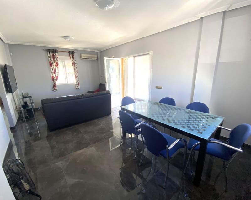 5 quarto Moradia para venda em Playa Flamenca com piscina - 359 995 € (Ref: 10044070)
